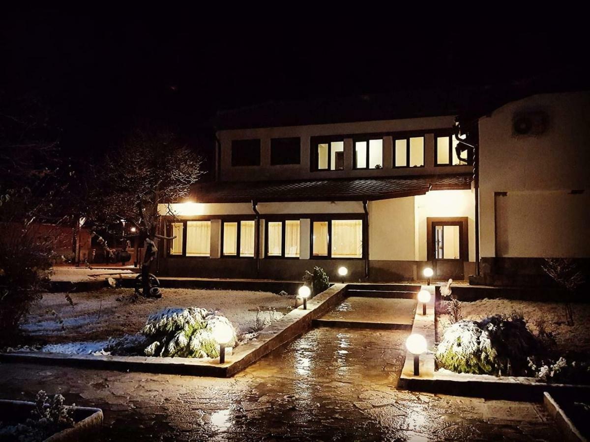 Къща За Гости Луксия Hotel Sukhache Buitenkant foto